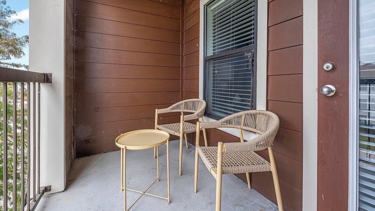 Photo of Patio Balcony in George Bush Park/Eldridge