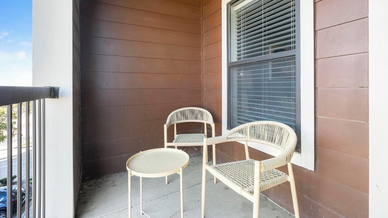 Photo of Patio Balcony in George Bush Park/Eldridge