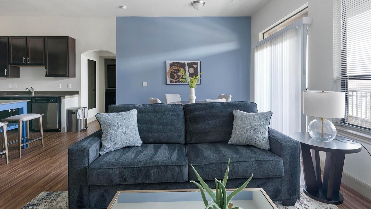 Photo of Livingroom in Spring