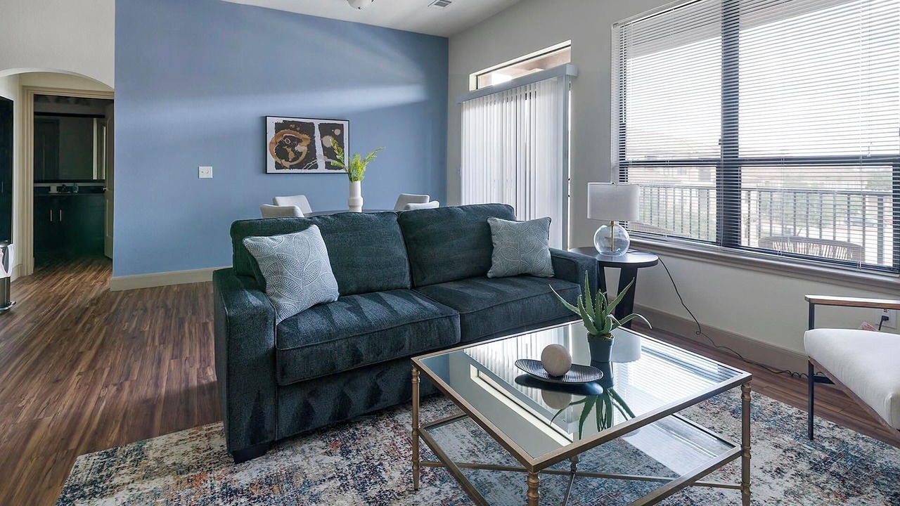 Photo of Livingroom in Spring