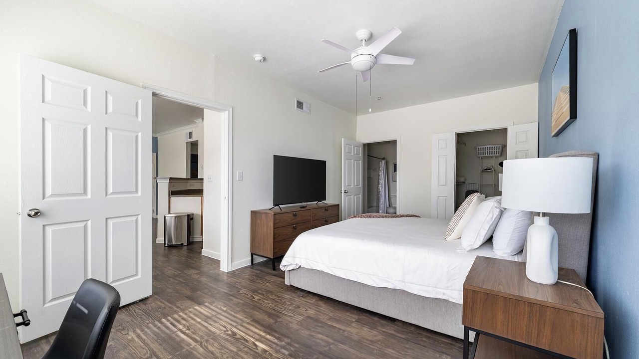 Photo of Bedroom in South Side