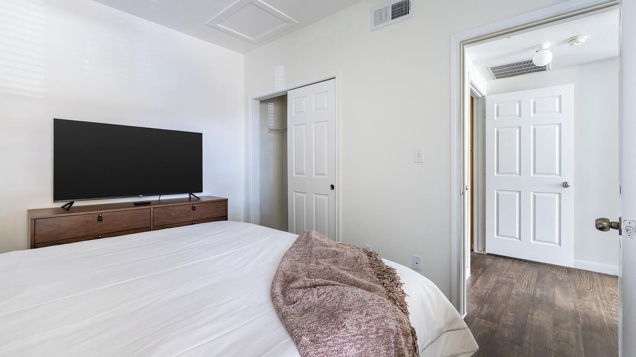 Photo of Bedroom in South Side