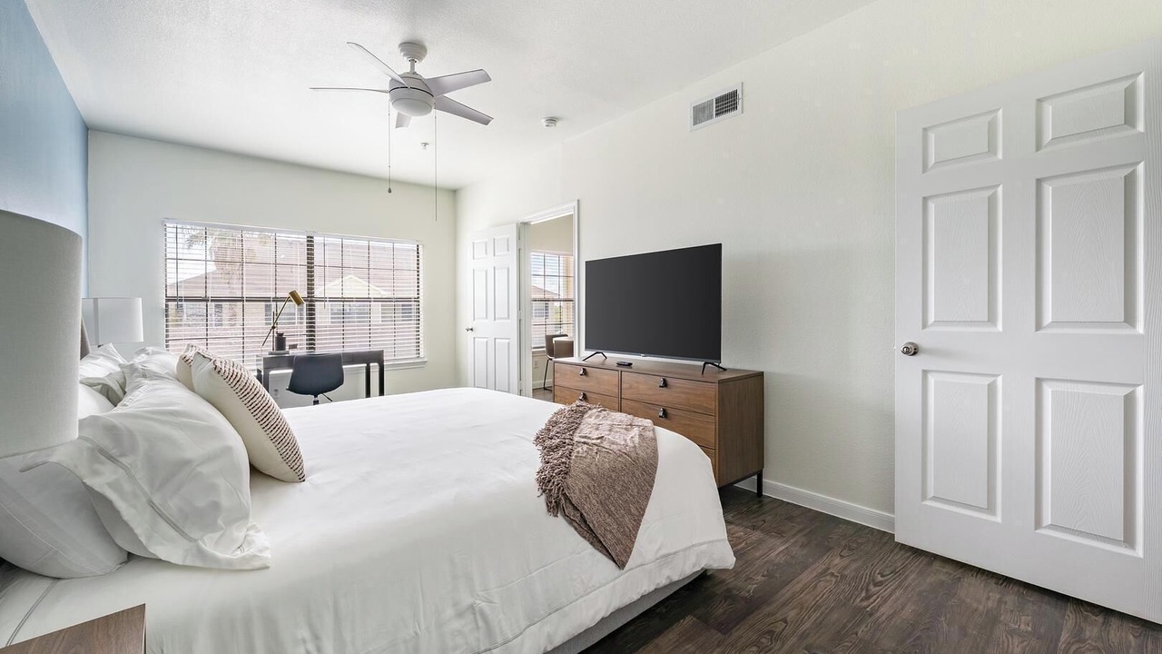 Photo of Bedroom in South Side