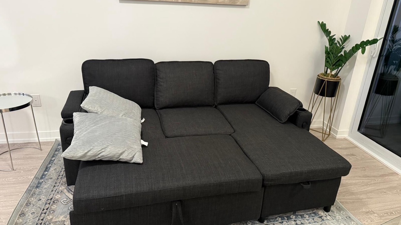 Photo of Livingroom in Central Erin Mills