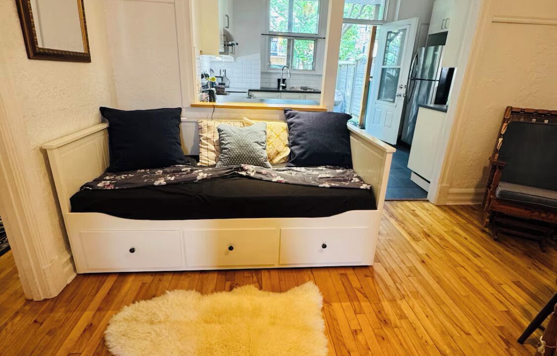 Photo of Livingroom in La Petite-Patrie