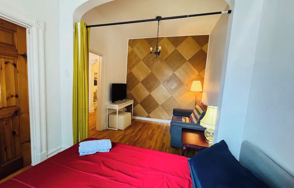 Photo of Bedroom in La Petite-Patrie