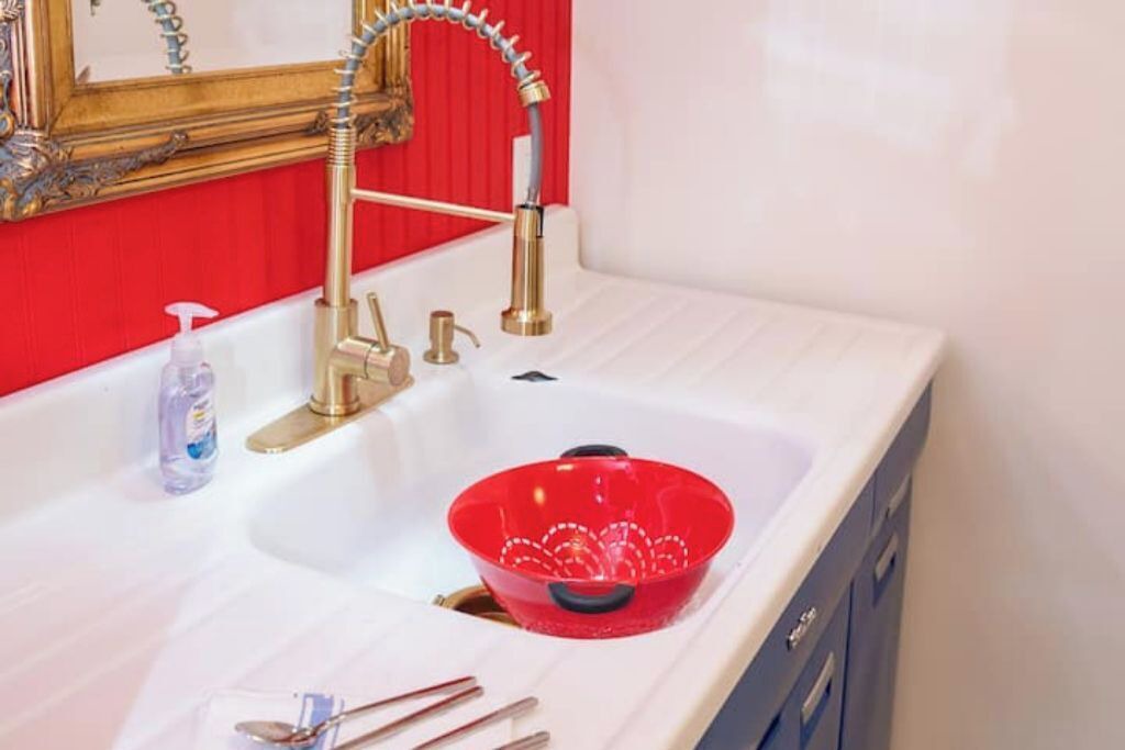 Photo of Bathroom in Metropolis