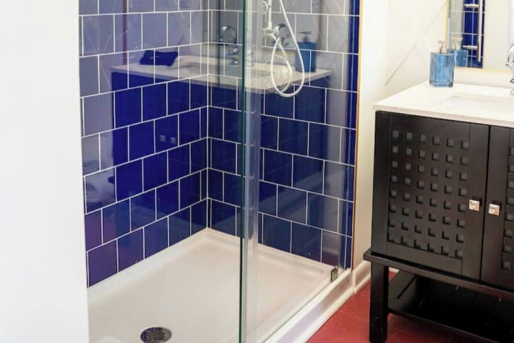 Photo of Bathroom in Metropolis
