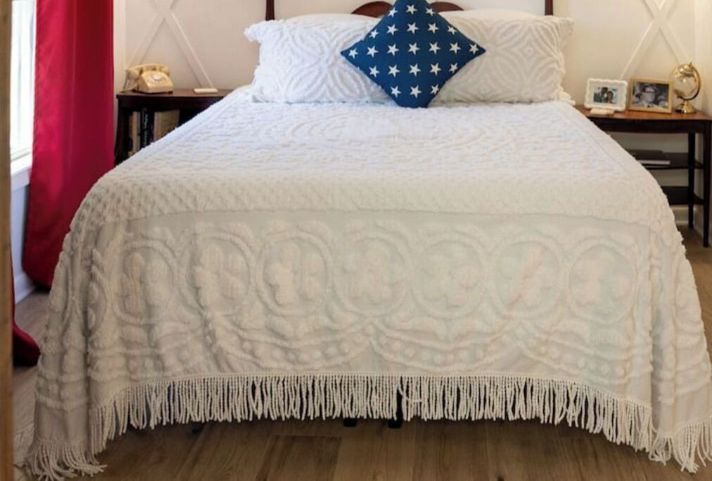 Photo of Bedroom in Metropolis