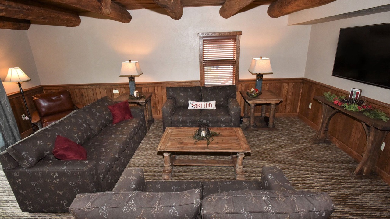 Photo of Livingroom in Seven Springs