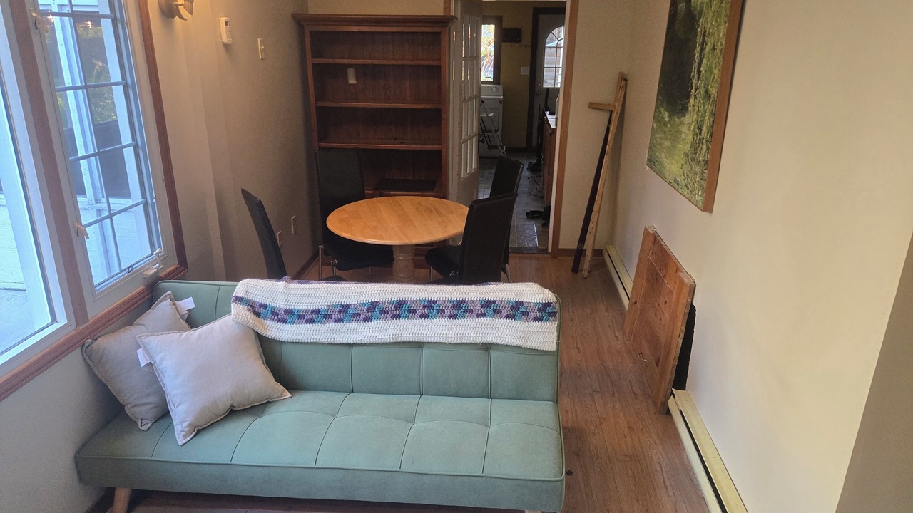 Photo of Livingroom in Wolfe Island