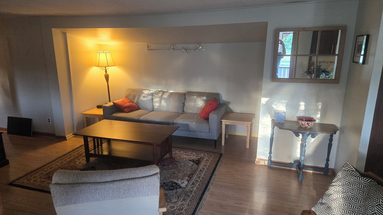 Photo of Livingroom in Wolfe Island