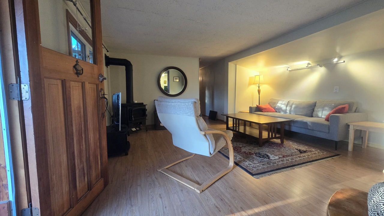 Photo of Livingroom in Wolfe Island