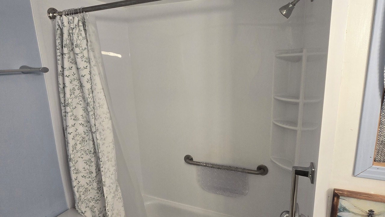 Photo of Bathroom in Wolfe Island