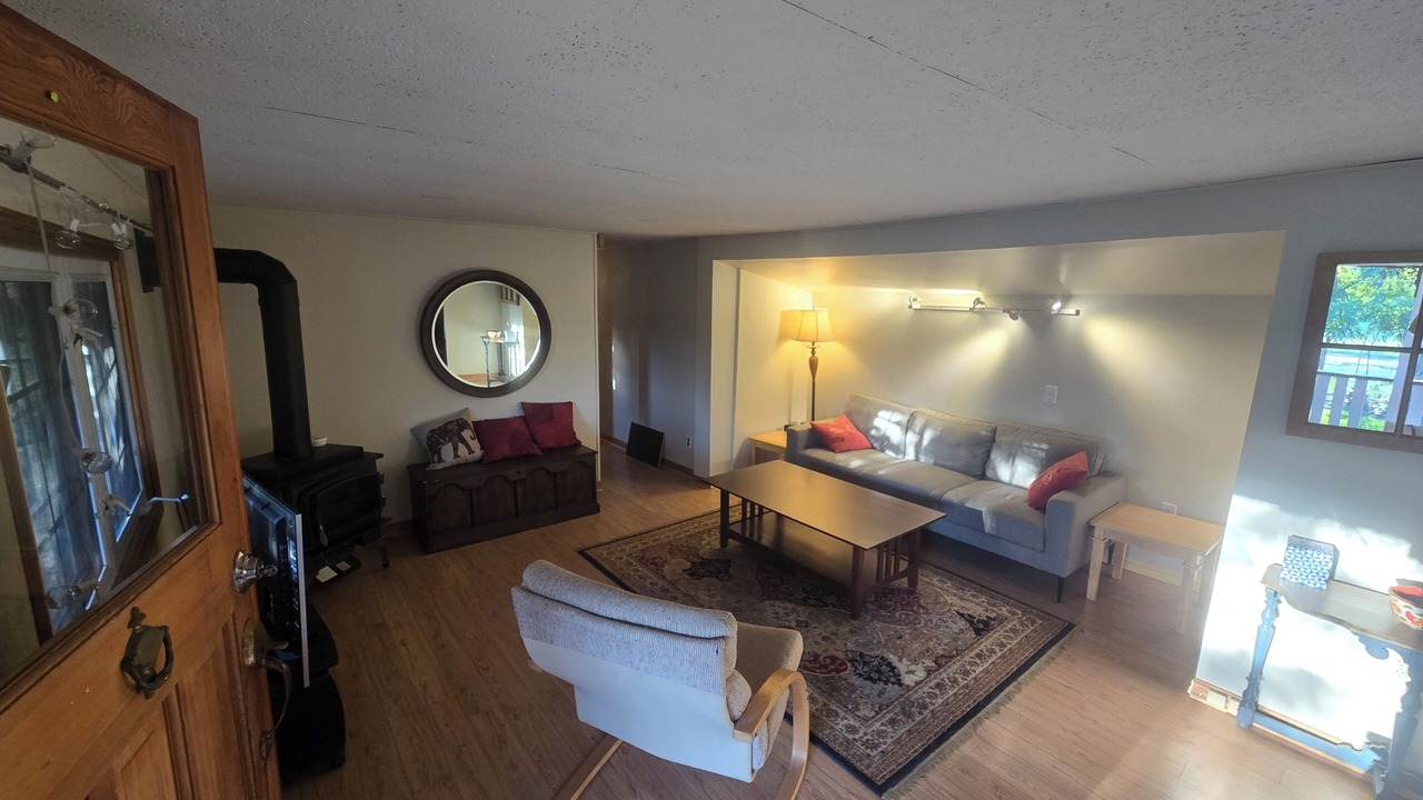 Photo of Livingroom in Wolfe Island