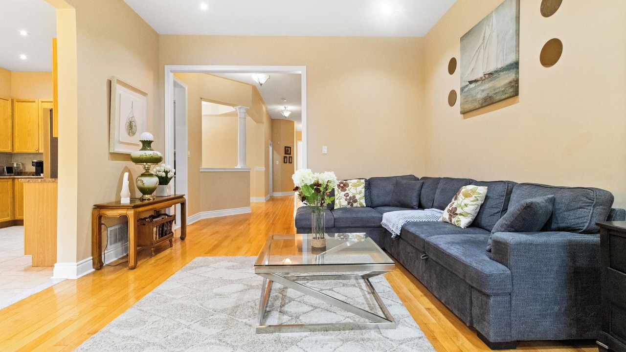 Photo of Livingroom in Brampton