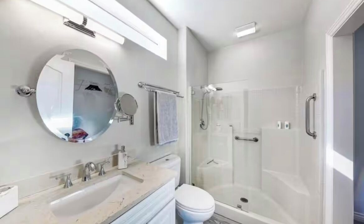 Photo of Bathroom in Desert Palms