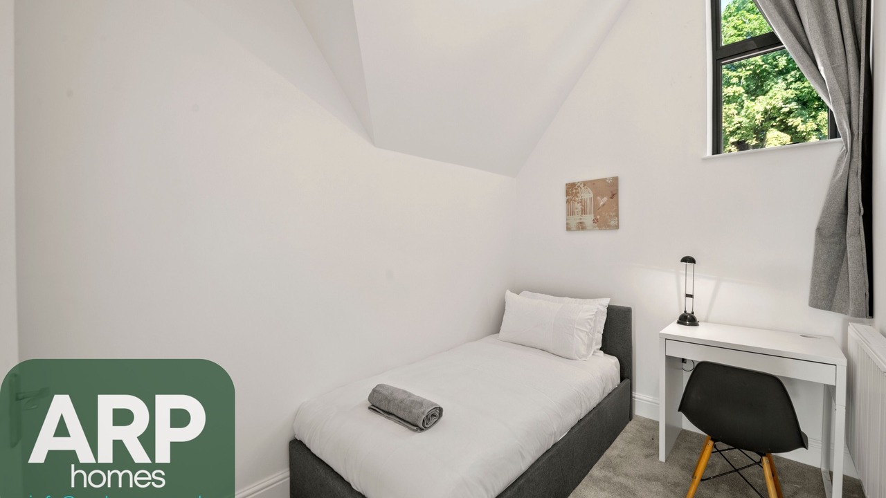 Photo of Bedroom in Coulsdon West