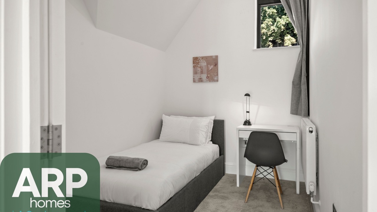 Photo of Bedroom in Coulsdon West