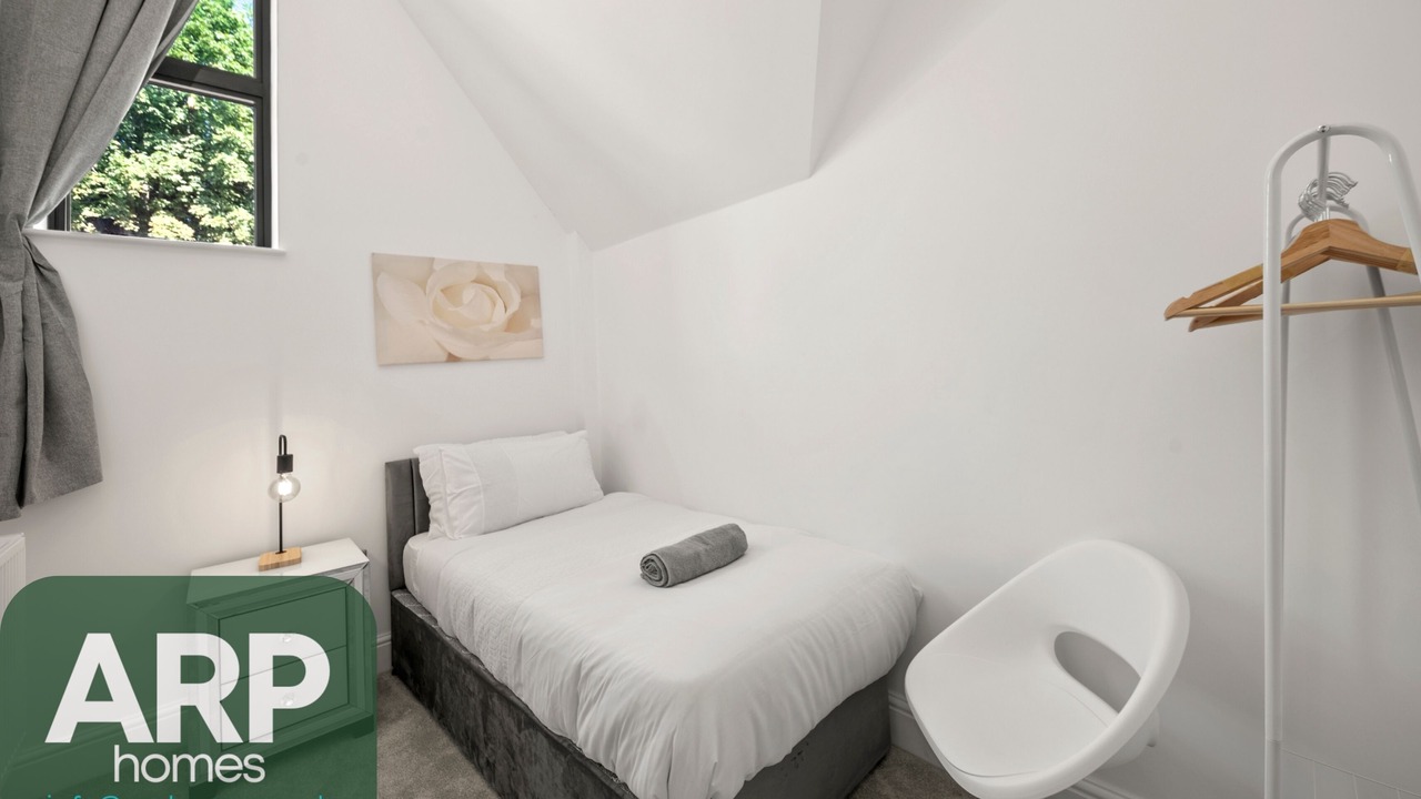 Photo of Bedroom in Coulsdon West