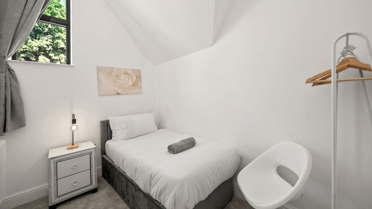 Photo of Bedroom in Coulsdon West