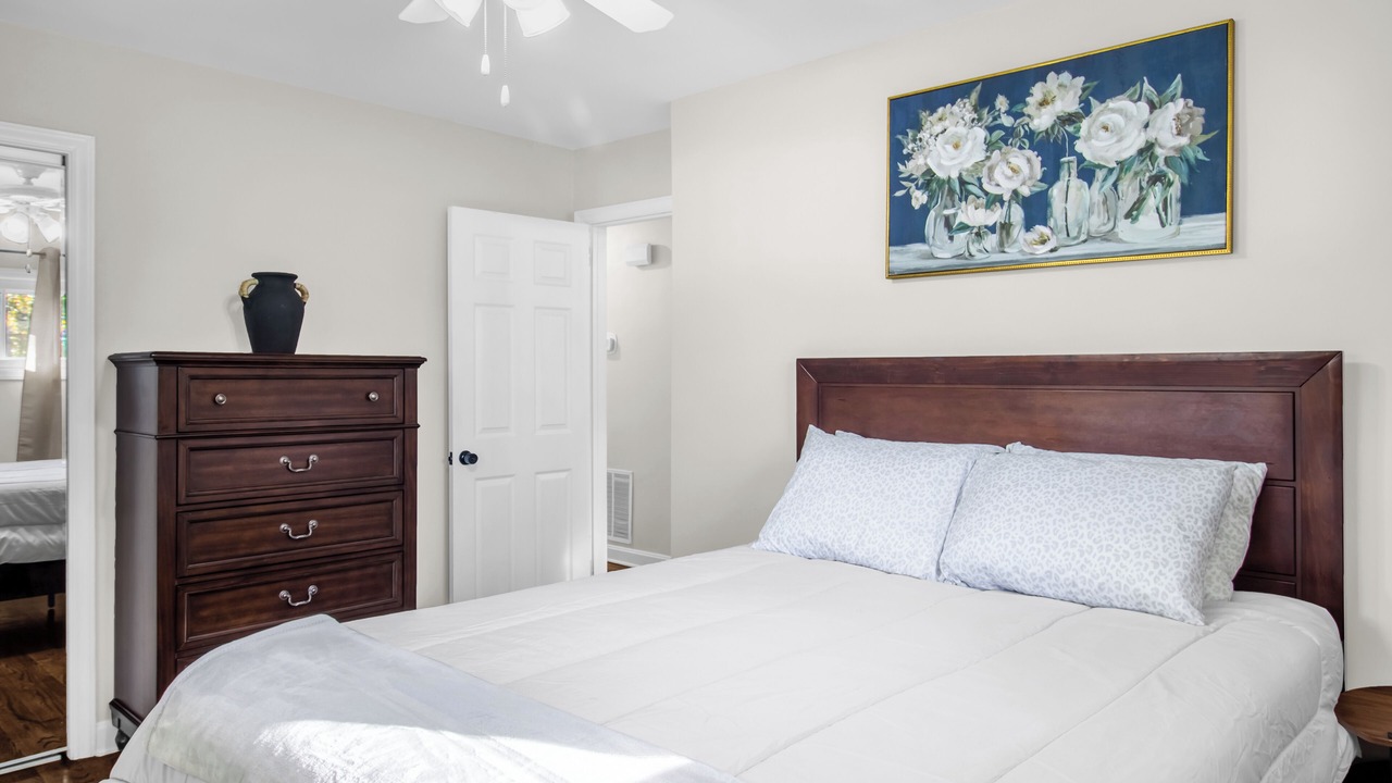 Photo of Bedroom in Jamestown