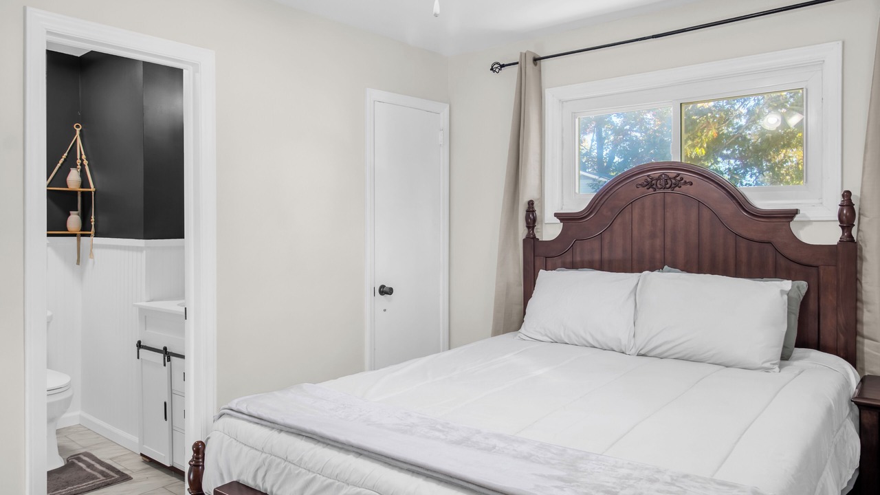 Photo of Bedroom in Jamestown