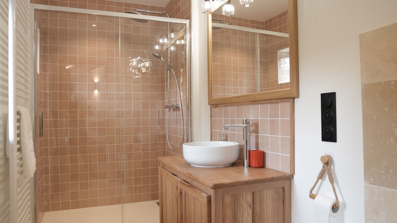 Photo of Bathroom in Hondouville