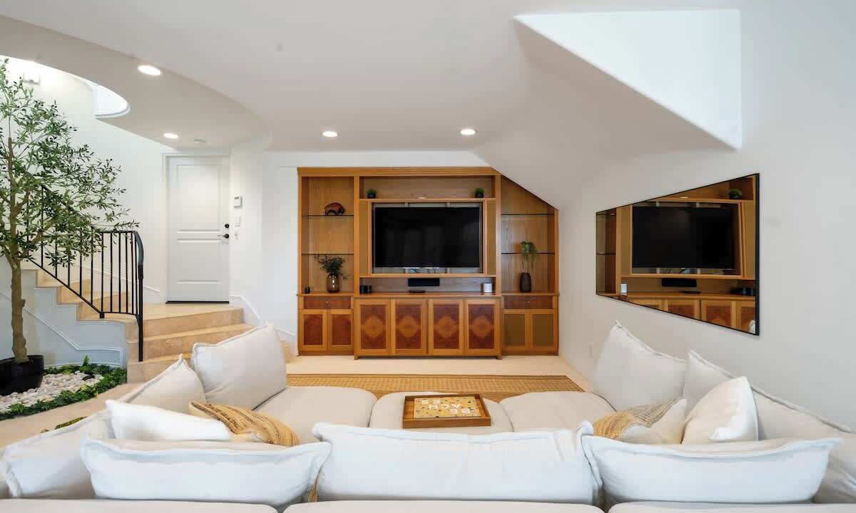 Photo of Livingroom in The Strand