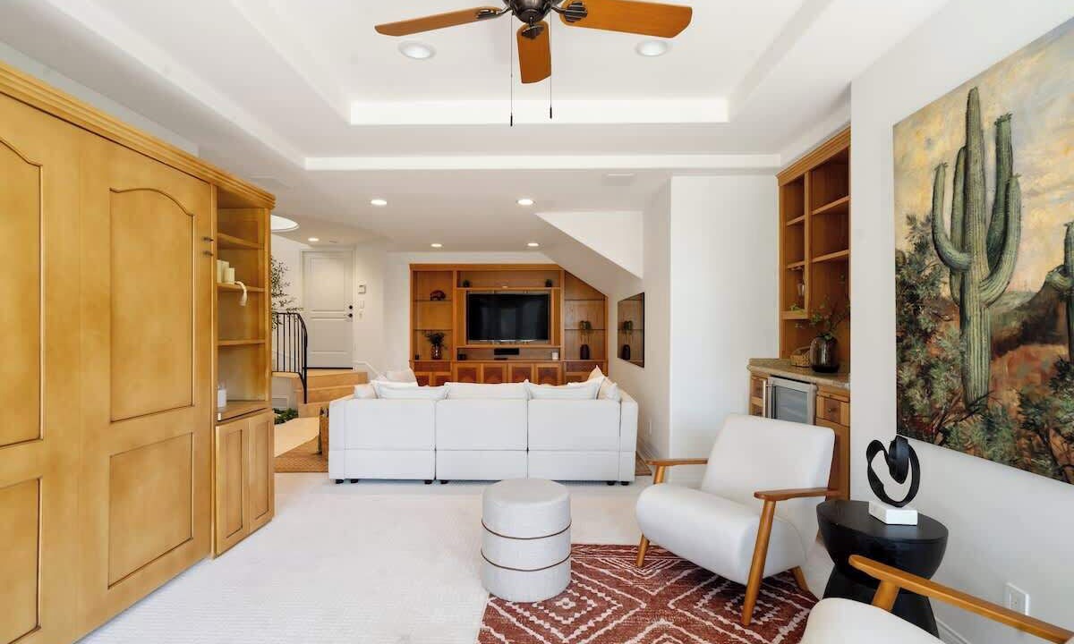 Photo of Livingroom in The Strand