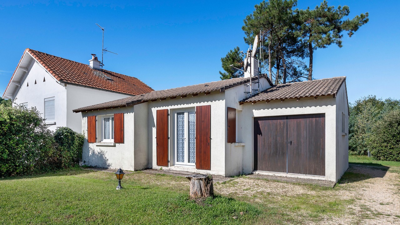 Photo of Outdoor in Saint-Michel-Chef-Chef