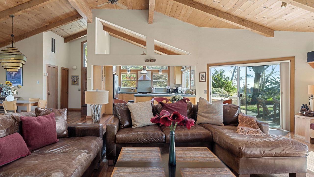 Photo of Livingroom in Gualala