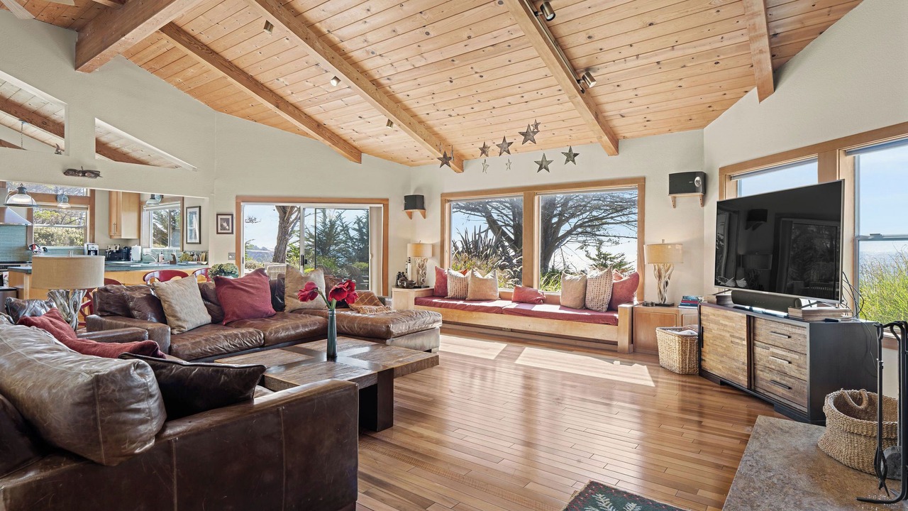 Photo of Livingroom in Gualala