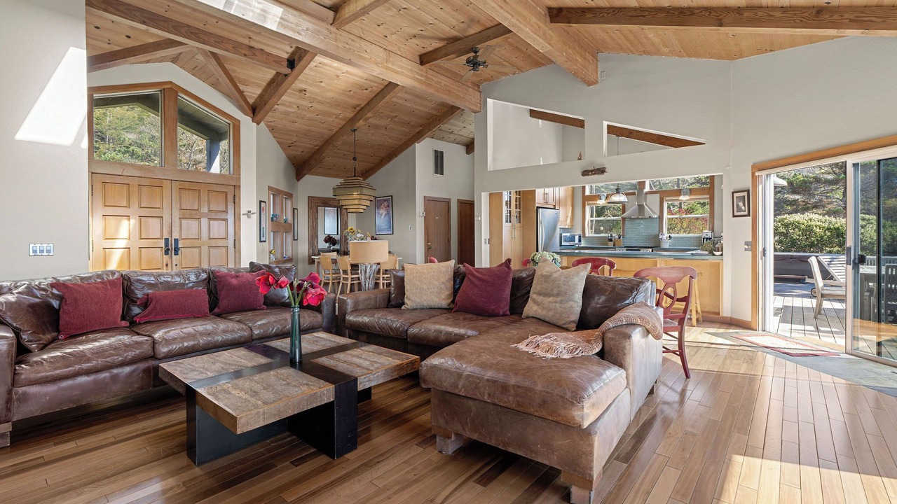 Photo of Livingroom in Gualala