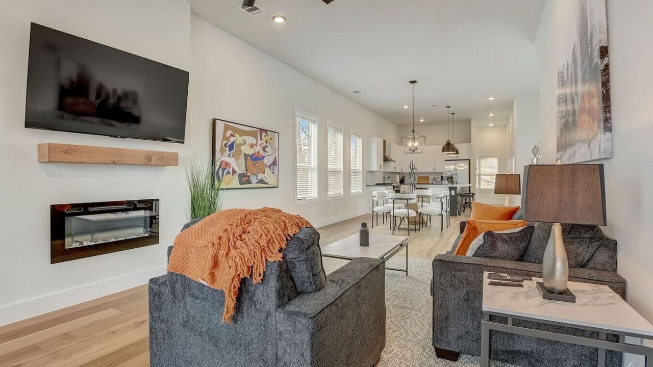Photo of Livingroom in West Dallas