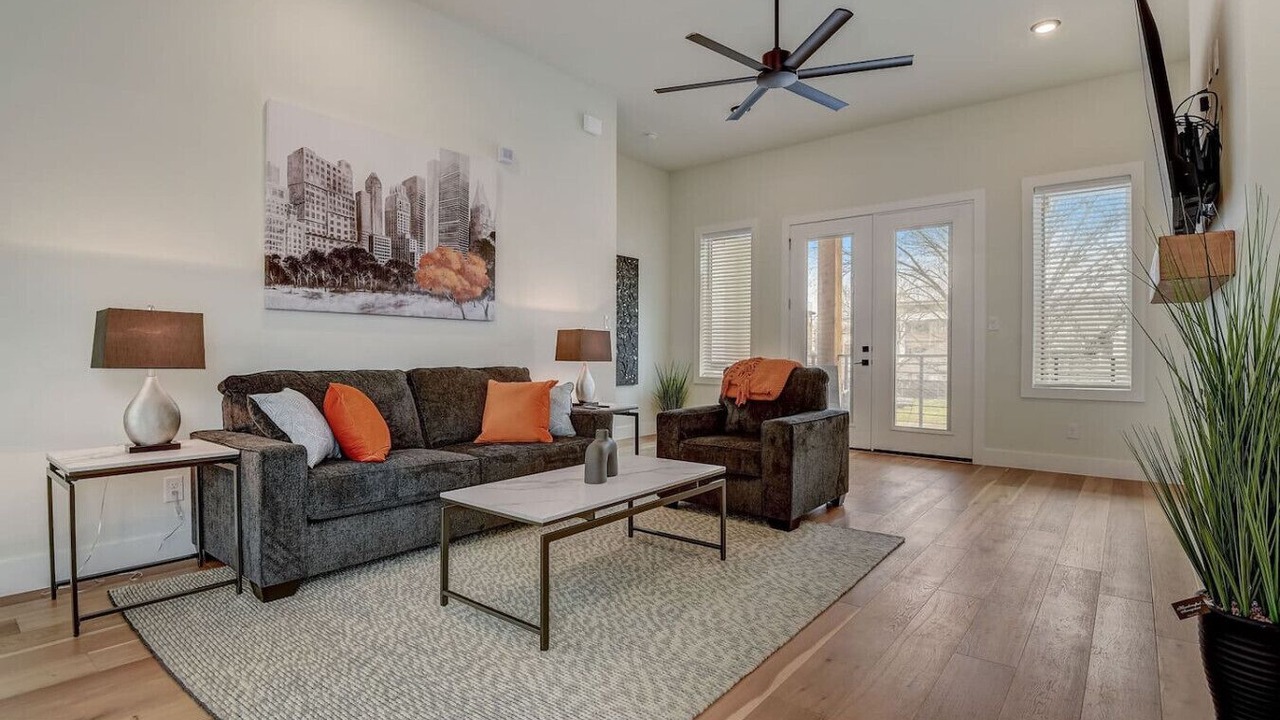Photo of Livingroom in West Dallas