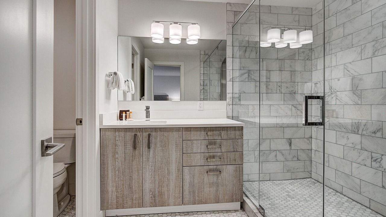 Photo of Bathroom in Peak 8