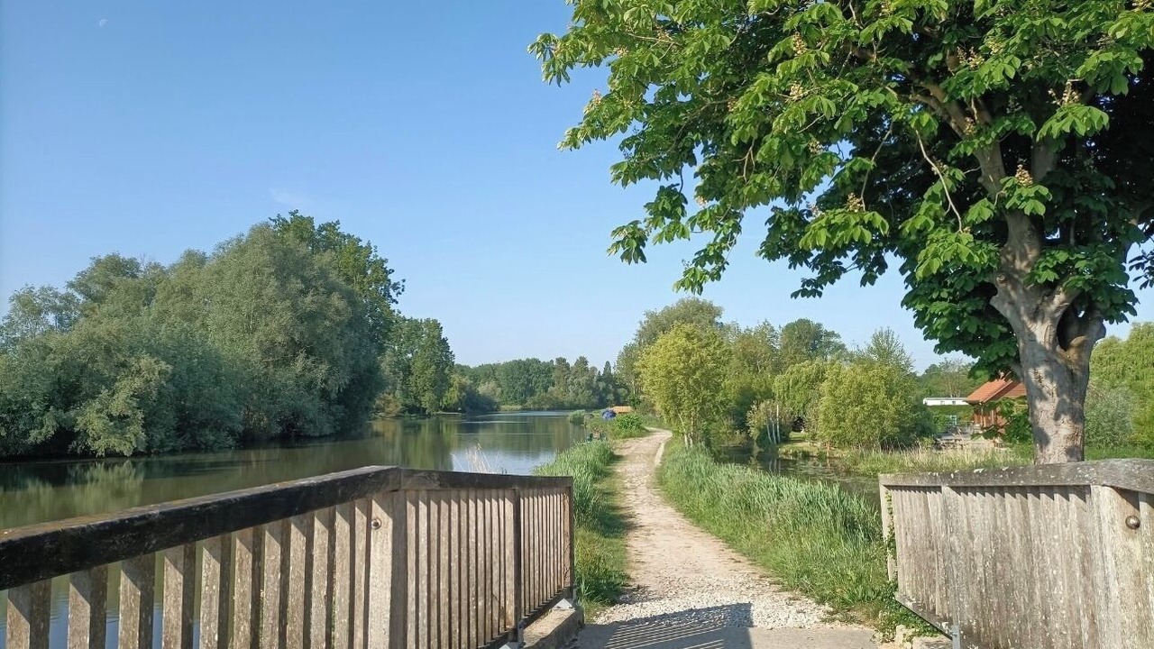 Photo of Others in Houlle