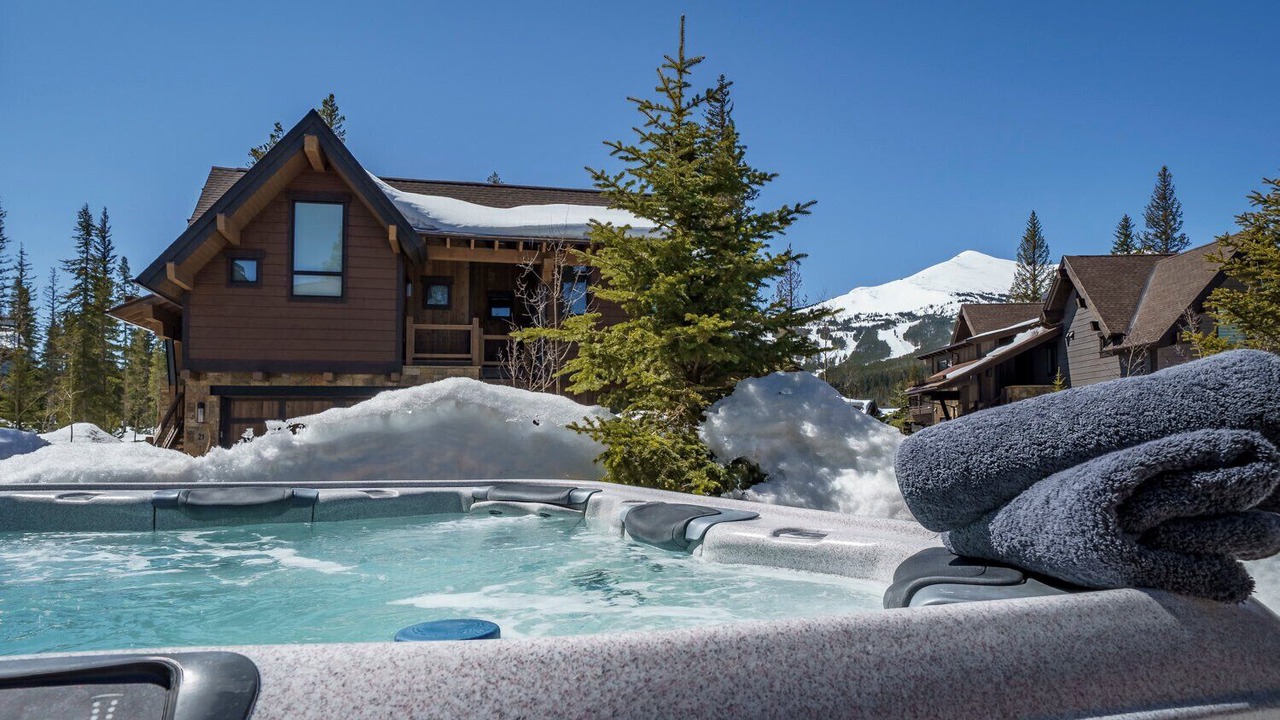 Photo of Outdoor in Peak 8