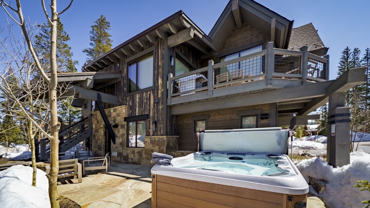 Photo of Patio Balcony in Peak 8