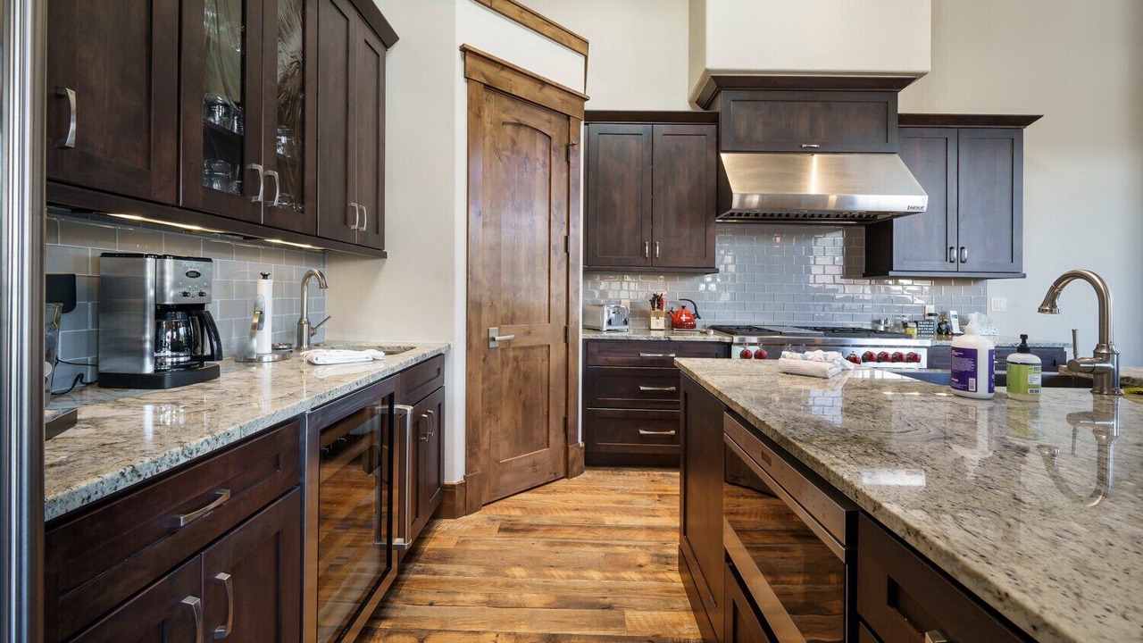 Photo of Kitchen in Peak 8