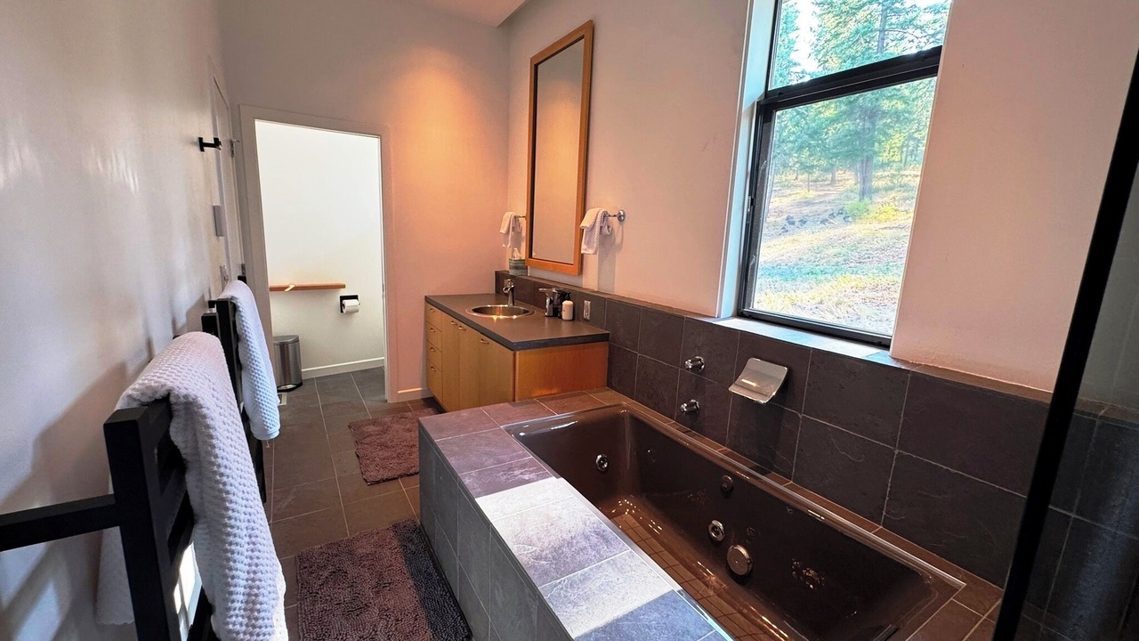 Photo of Bathroom in Sky Meadows Ranch