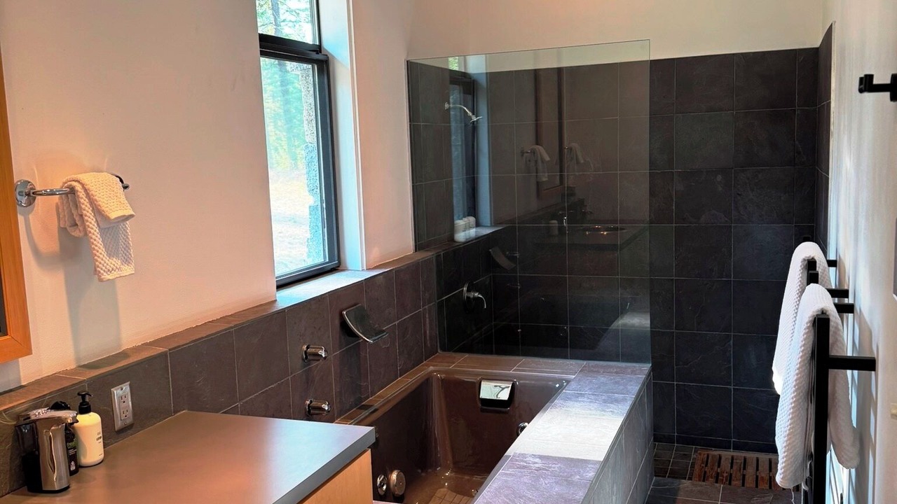 Photo of Bathroom in Sky Meadows Ranch