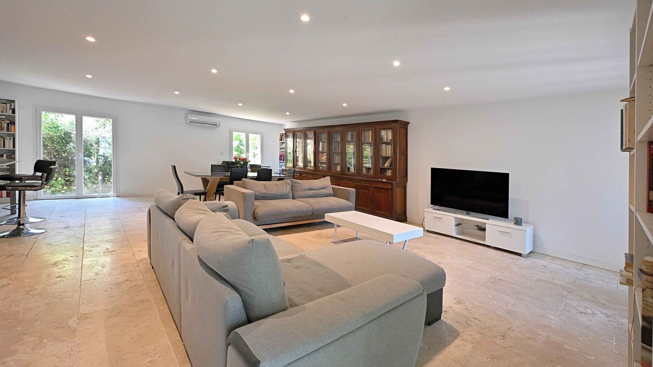 Photo of Livingroom in Bouc-Bel-Air