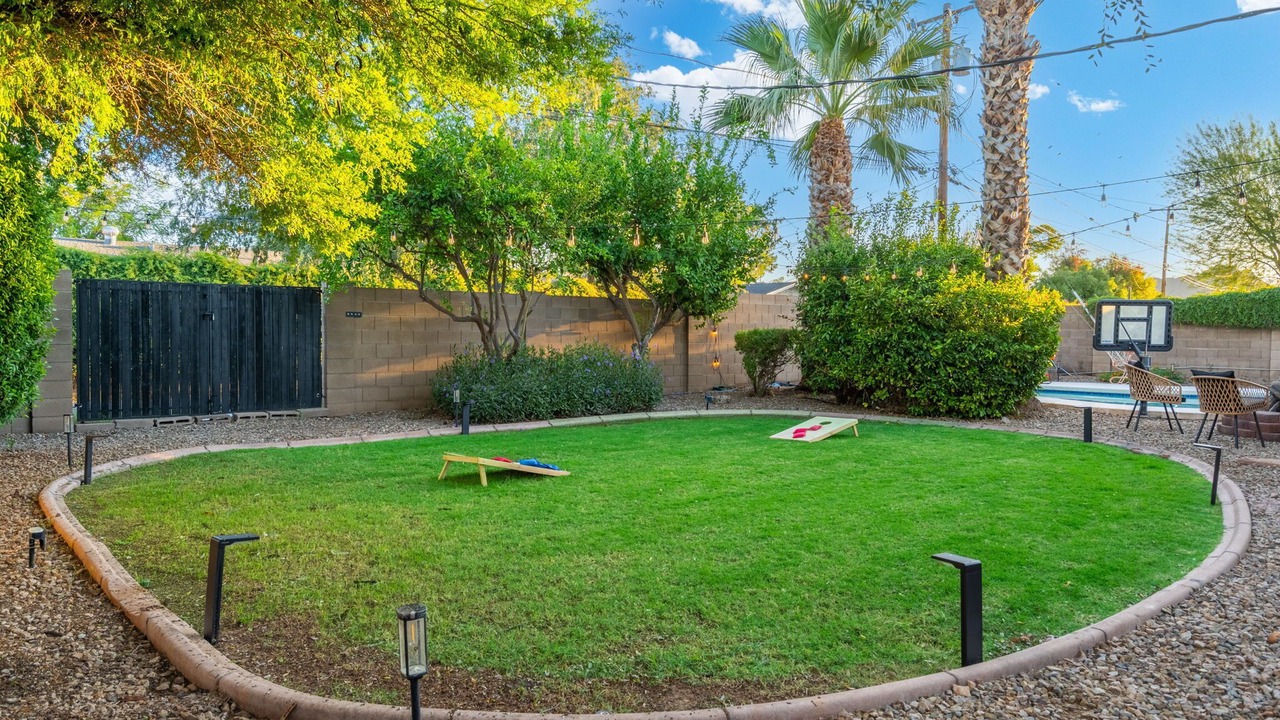 Photo of Outdoor in Melrose Paradise