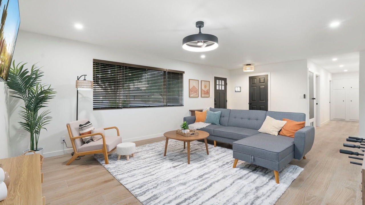Photo of Livingroom in Melrose Paradise