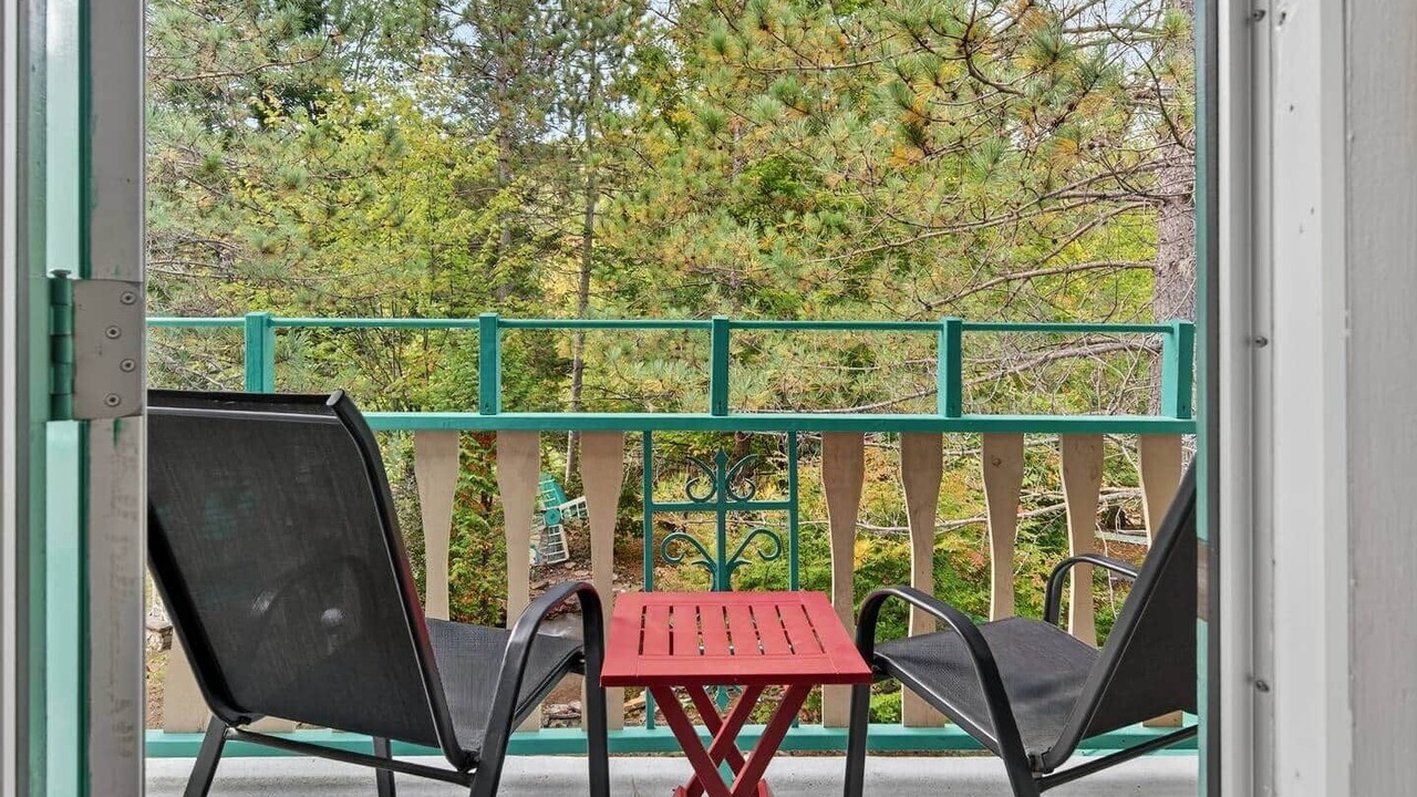 Photo of Patio Balcony in Saint-Alexis-des-Monts