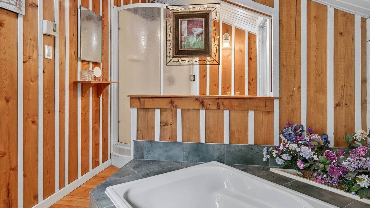 Photo of Bedroom in Saint-Alexis-des-Monts