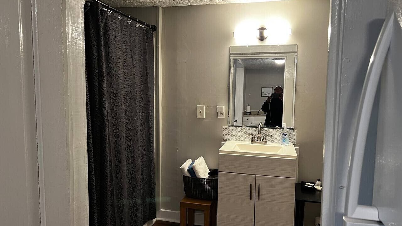 Photo of Bathroom in Wadley