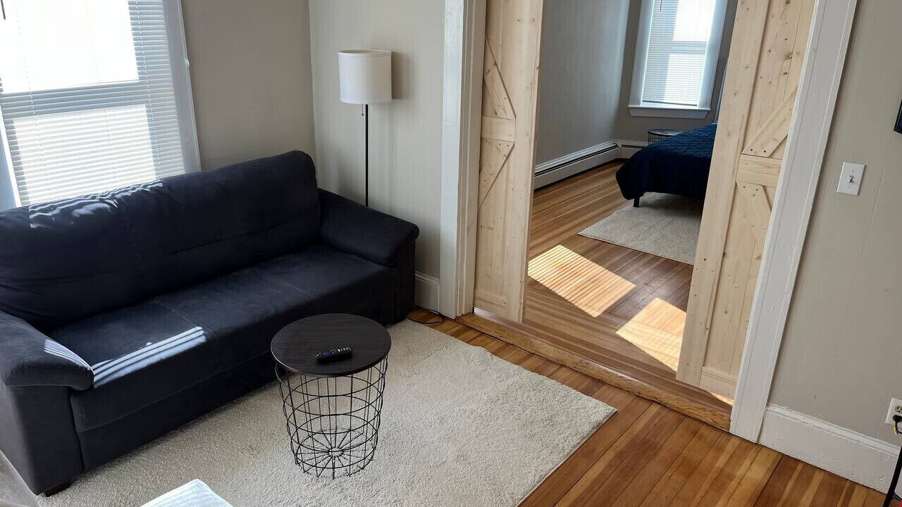 Photo of Livingroom in Beverly